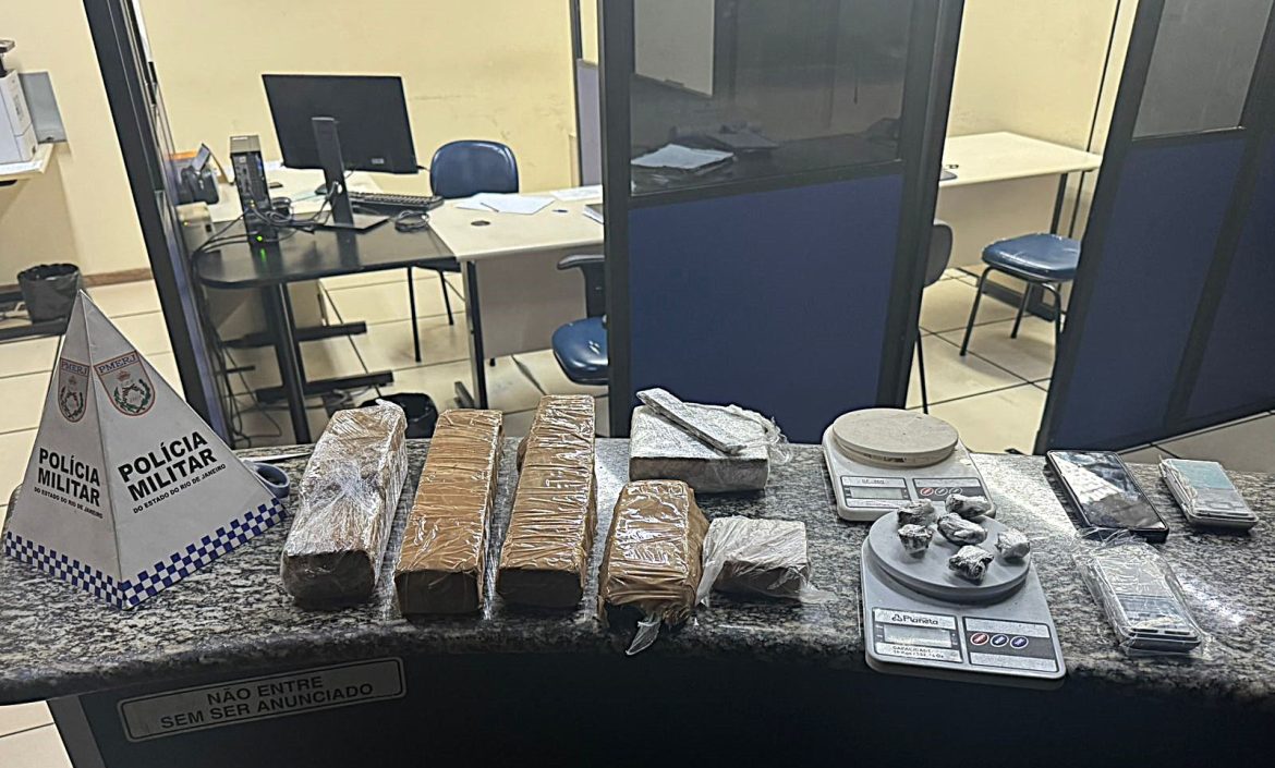 21.cf.res.polÍcia.pm prende homem com mais de três quilos.divulgaÇÃopm