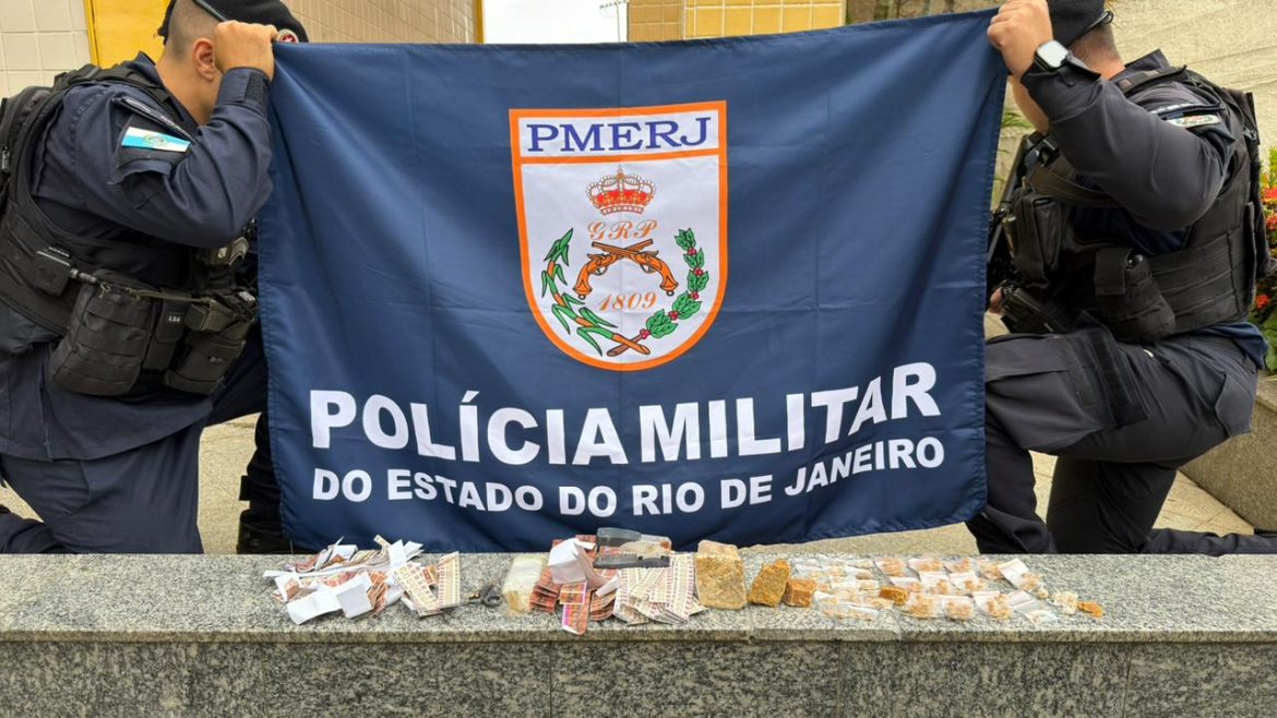 24 polÍcia pm apreende drogas durante ação contra o tráfico no pátio da estação tania cruz divulgação