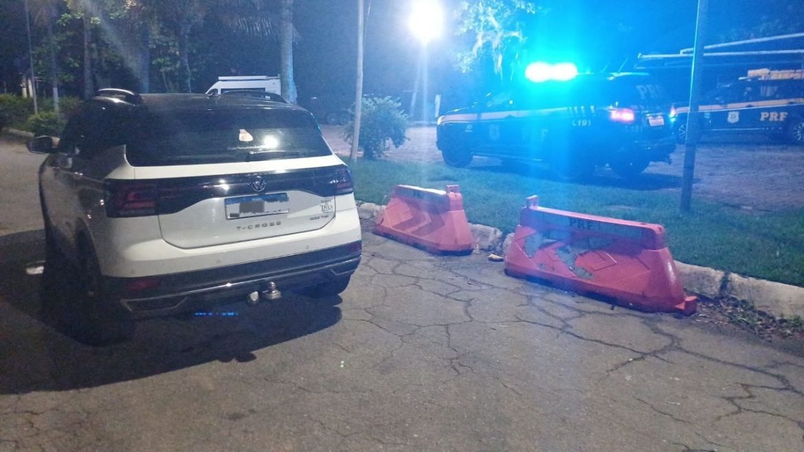 24 polÍcia prf flagra mulher com carro clonado durante fiscalização na dutra, em barra mansa divulgaÇÃo1