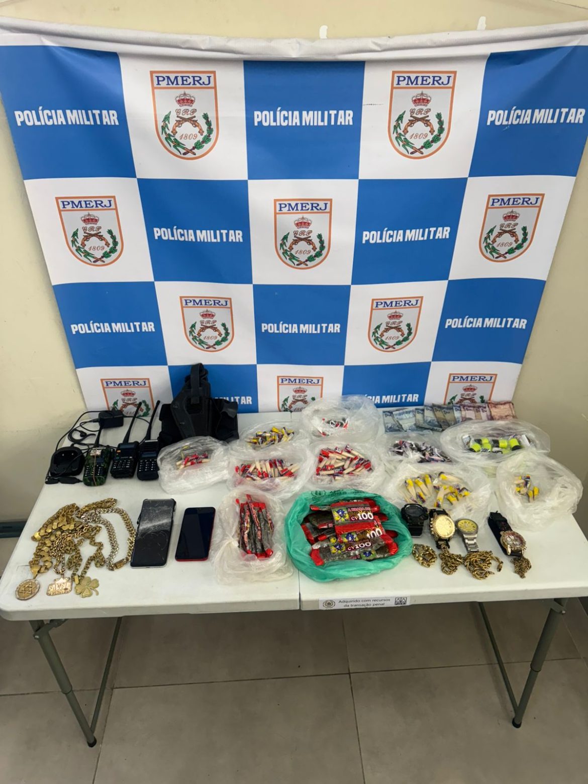 27.cf.res.polÍcia.pm prende quatro homens suspeitos.divulgaÇÃopm