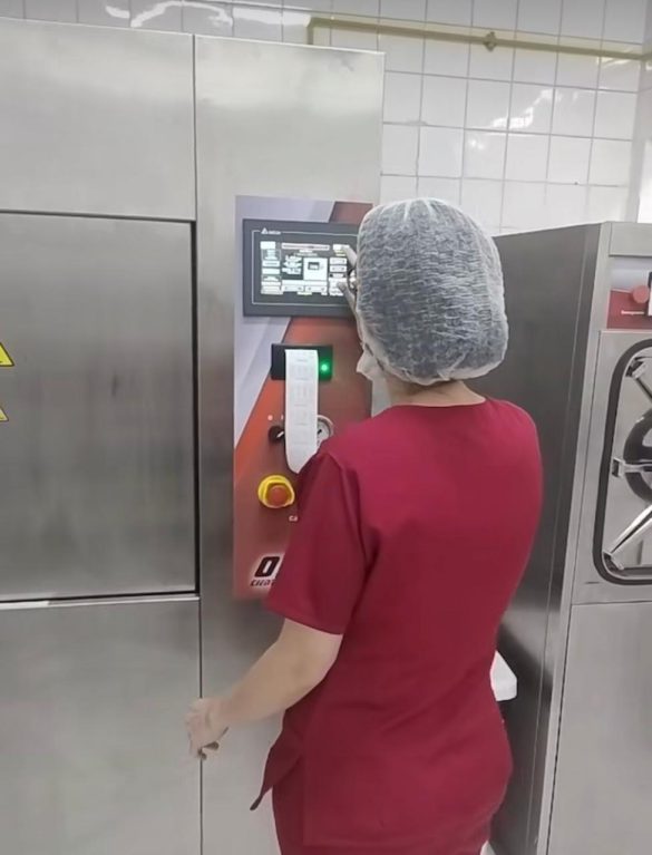 28.cf.res.cidades.hospital de emergência de resende recebe nova autoclave.redessociais