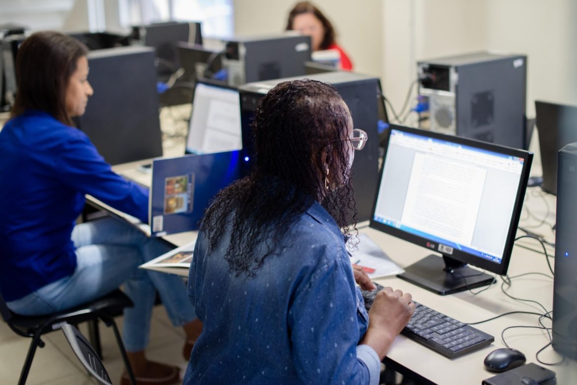 45 economia cursos gratuitos de informática ampliam qualificação e acesso ao mercado de trabalho divulgaÇÃo secom1