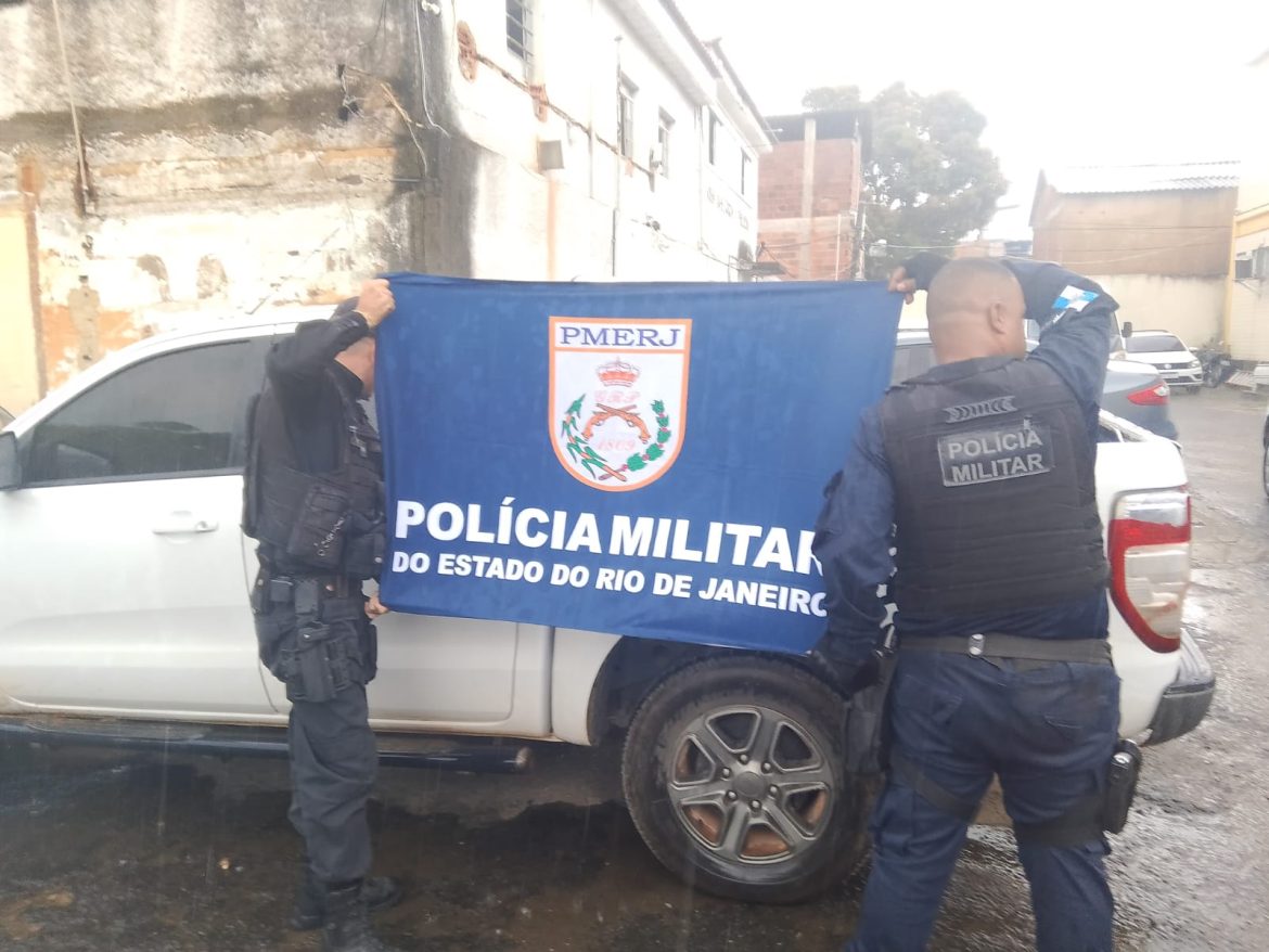 caminhonete com suspeita de clonagem é apreendida em areal divulgação