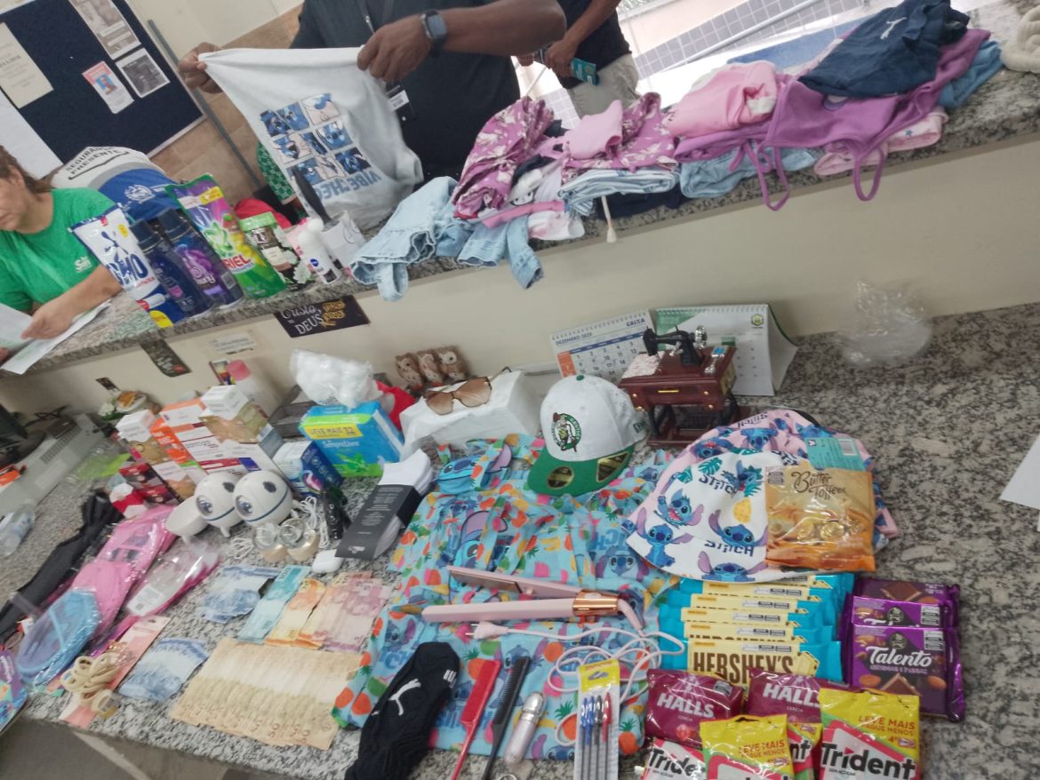 colombianos especializados em furtos são flagrados pela guarda municipal de volta redonda divulgação semop1 colombianos especializados em furtos são flagrados pela guarda municipal de volta redonda divulgação semop1