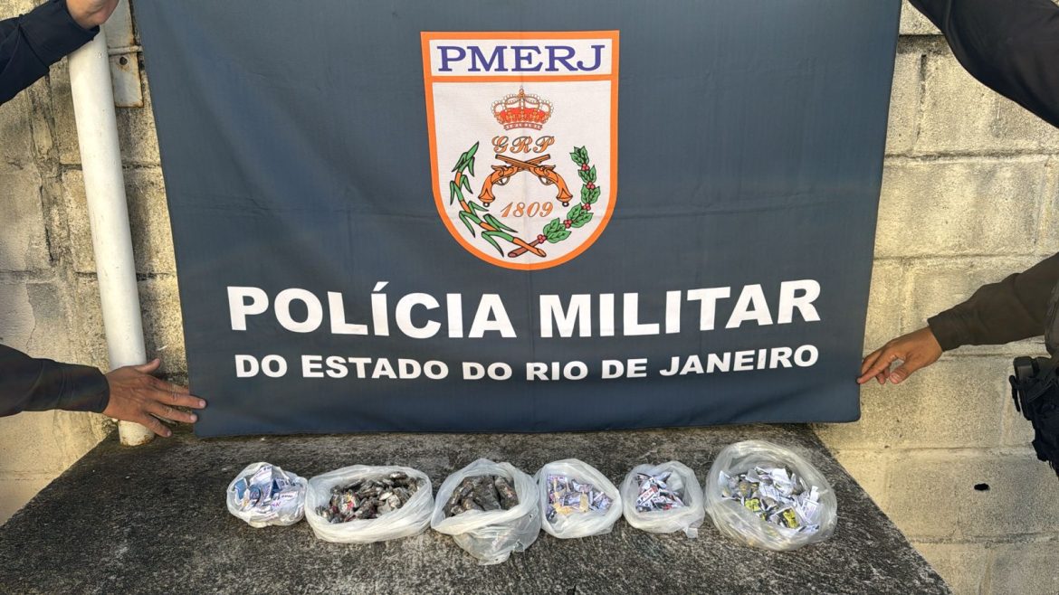 drogas são apreendidas pela pm no bairro caixa d’Água, em barra do piraí divulgaÇÃo