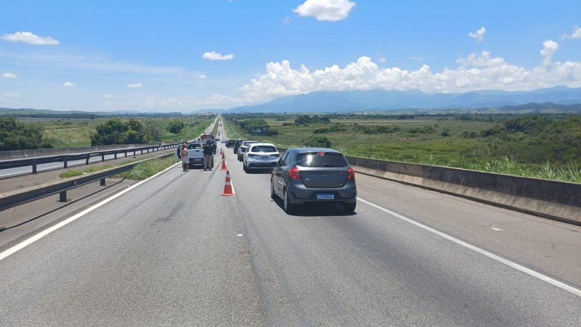 engavetamento envolvendo sete veículos na dutra, em porto real divulgação 1