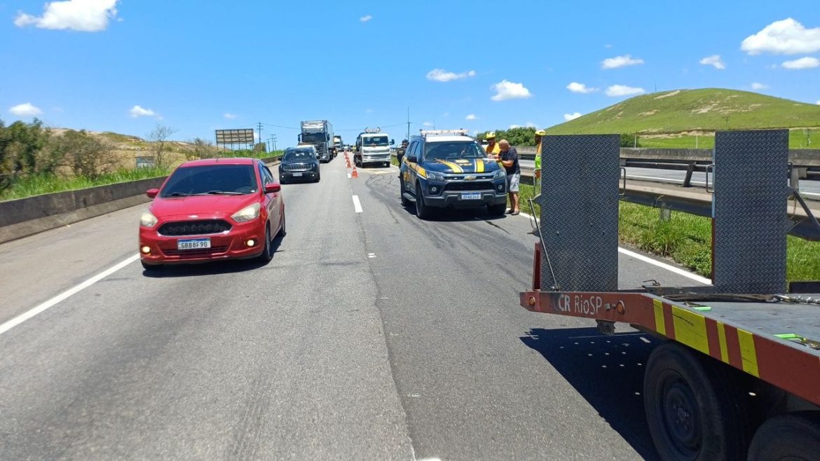 engavetamento envolvendo sete veículos na dutra, em porto real divulgação