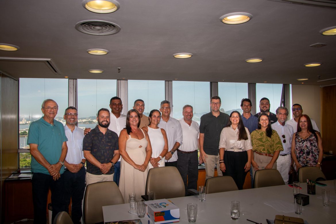 o secretários da costa do sol na sede setur rj crédito ascom setur rj
