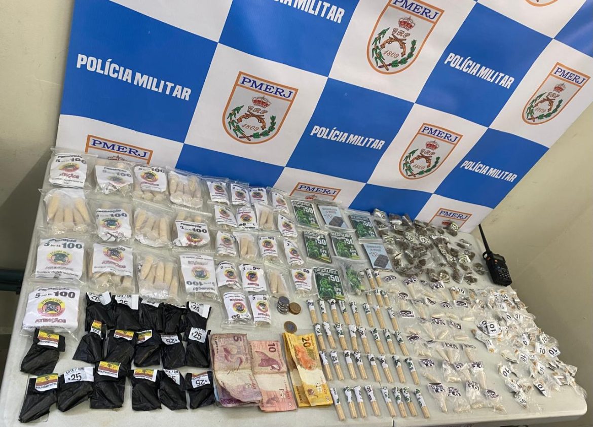 pm detém dois homens e apreende menor suspeitos de envolvimento com tráfico no bairro roma divulgaÇÃo