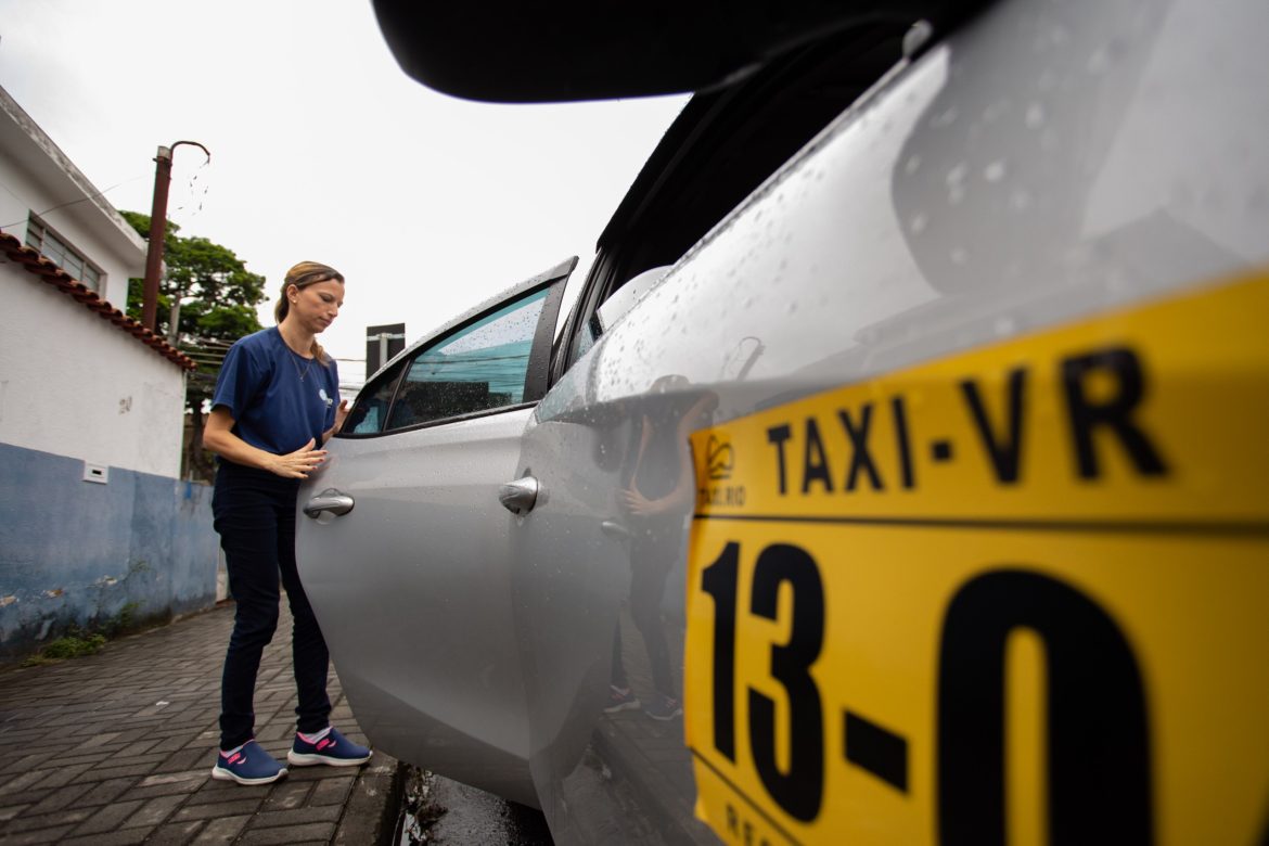 qr code em táxis amplia acessibilidade para pessoas surdas em volta redonda cris oliveira secom1111 qr code em táxis amplia acessibilidade para pessoas surdas em volta redonda cris oliveira secom1111
