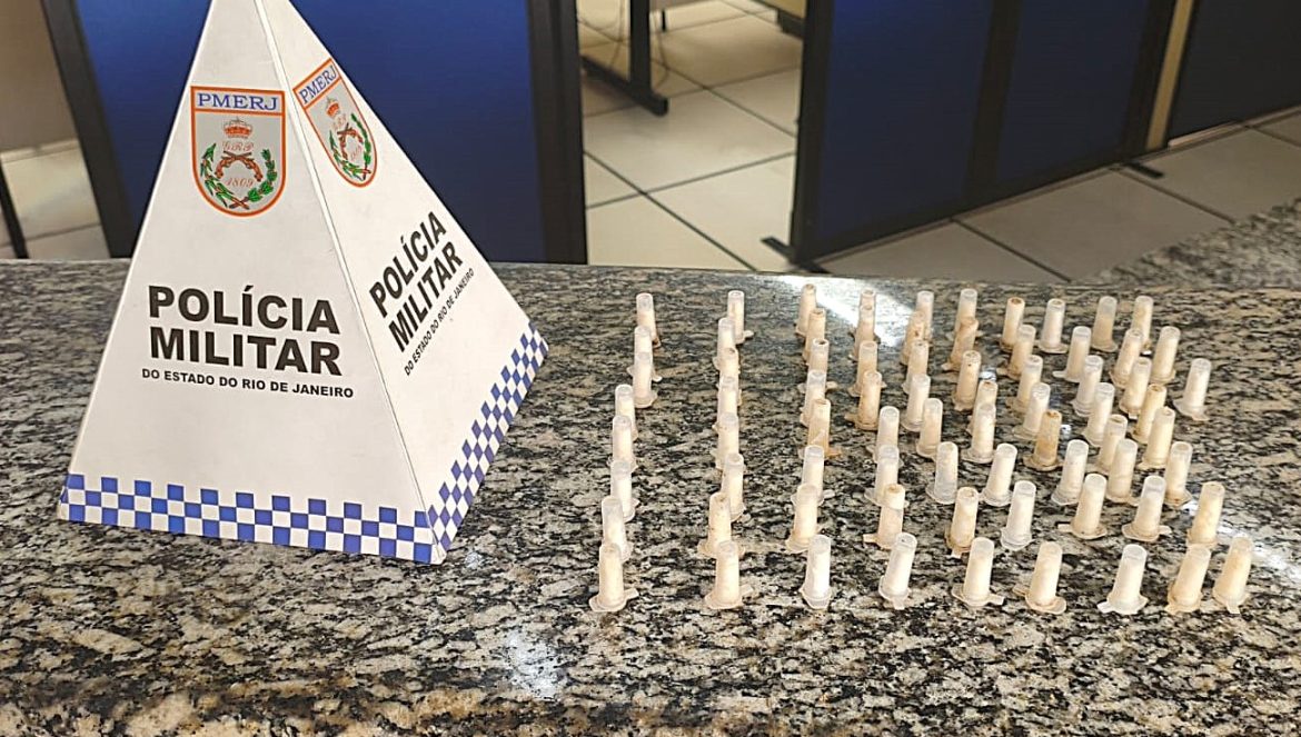 16.cf.res.polÍcia.pm apreende cocaína escondida.divulgaÇÃopm