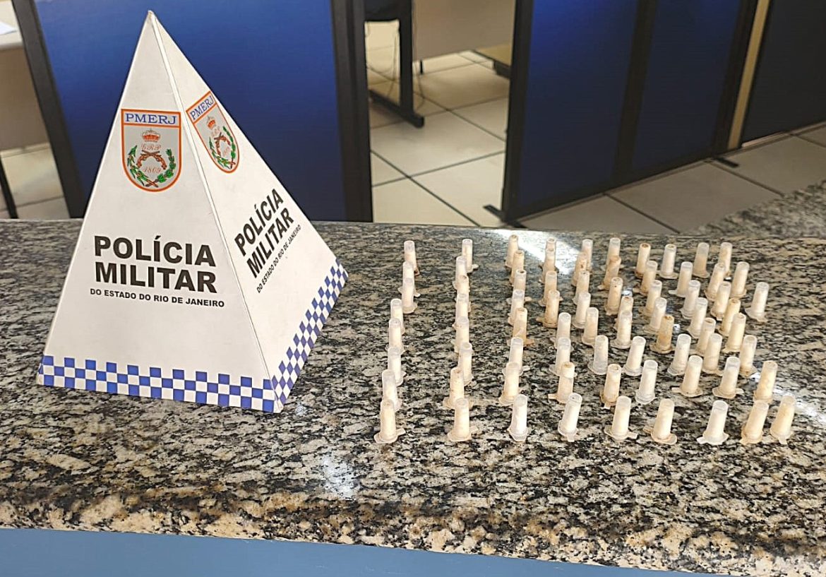 16.cf.res.polÍcia.pm apreende cocaína escondida.divulgaÇÃopm