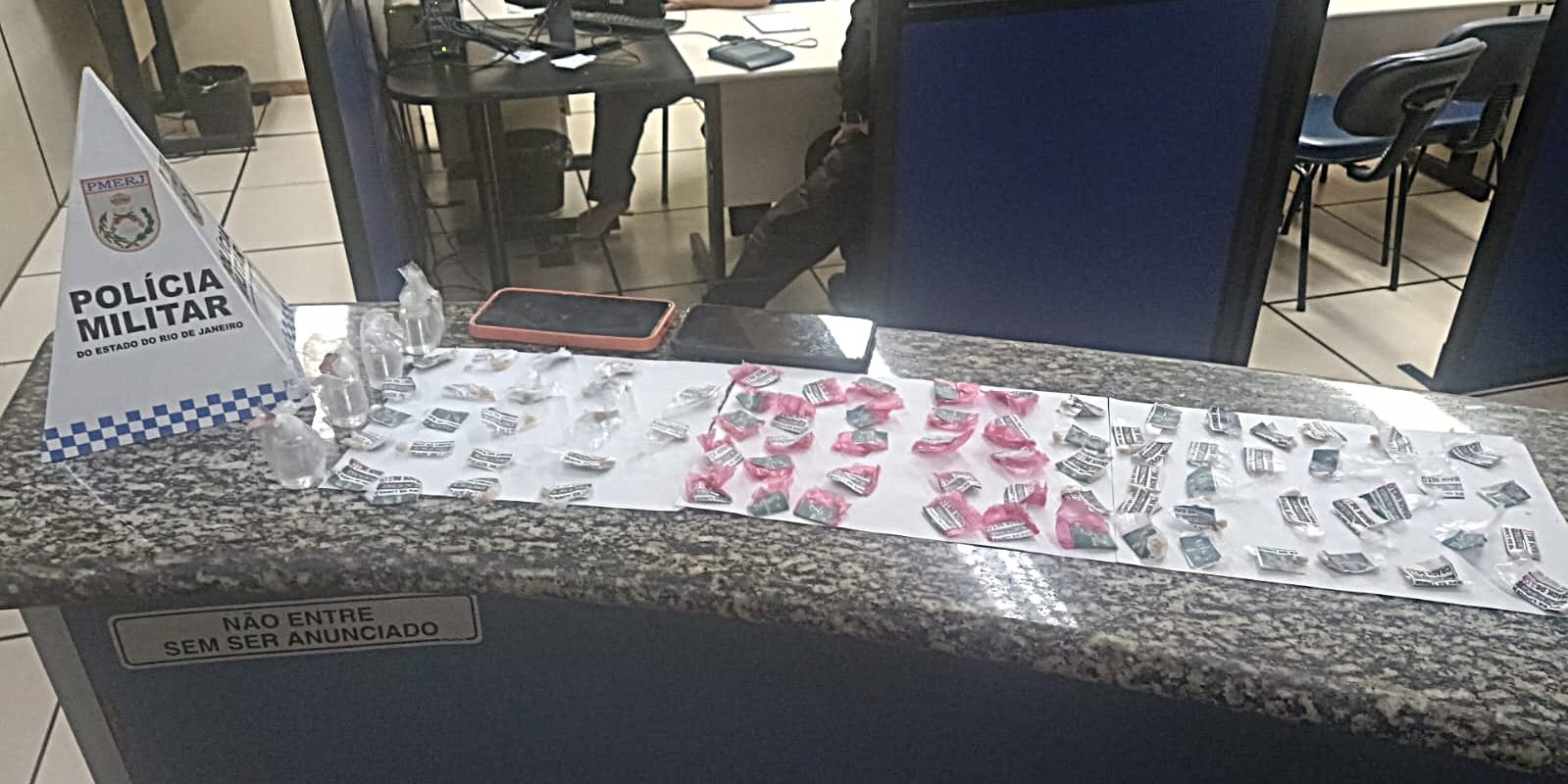 17.cf.res.polÍca.pm prende dois suspeitos e apreende.divuulgaÇÃopm