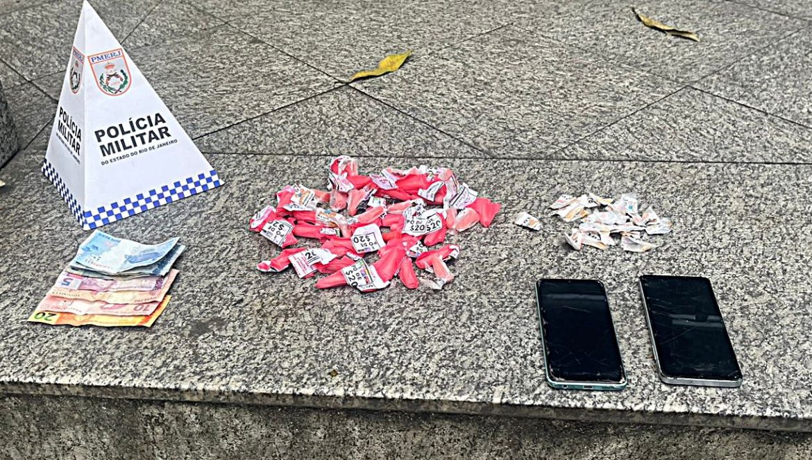 24.cf.res.polÍcia.homem é preso e adolescente.divulgaÇÃopm