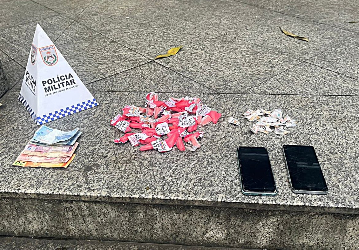 24.cf.res.polÍcia.homem é preso e adolescente.divulgaÇÃopm