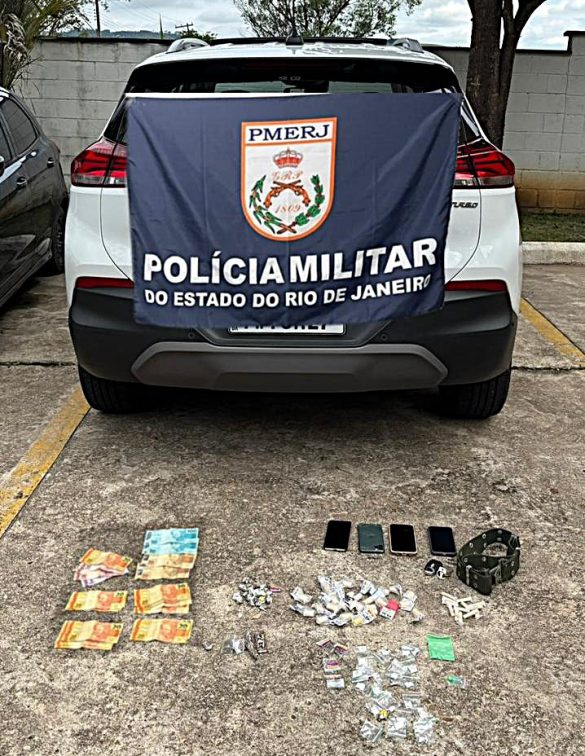 24.cf.res.polÍcia.homens são presos suspeitos de tráfico.divulgaÇÃopm