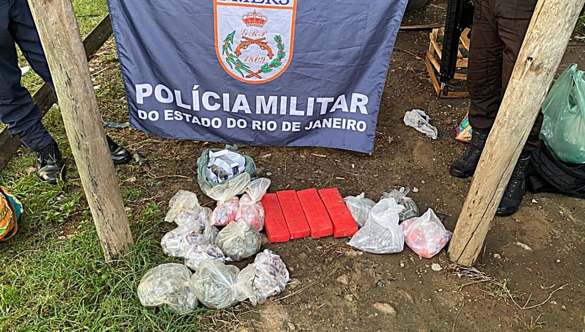 28.cf.res.polÍcia.adolescente é apreendido com quase seis quilos.divulgaÇÃopm