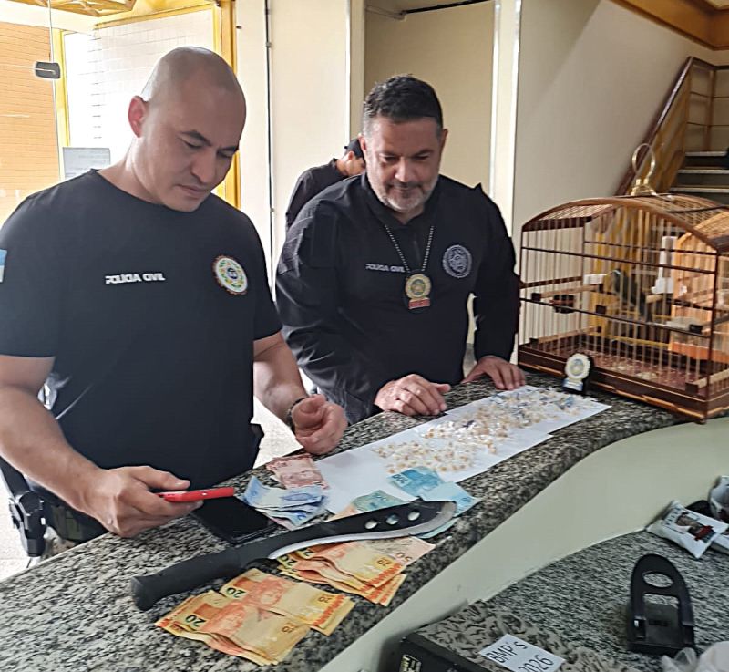 29.cf.res.polÍcia.polícia civil prende suspeito.2.delegado.divulgaÇÃopolÍciacivil