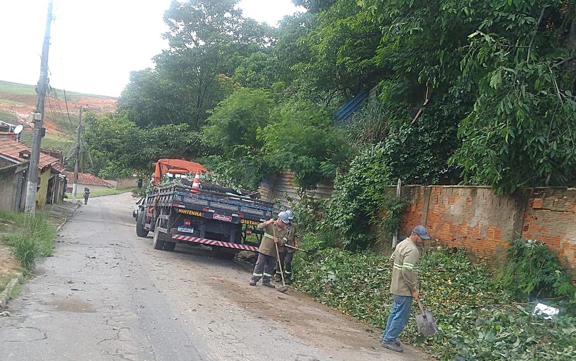 30.cf.res.cidades.defesa civil interdita ponte.3.equipe.divulgaÇÃodefesacivil