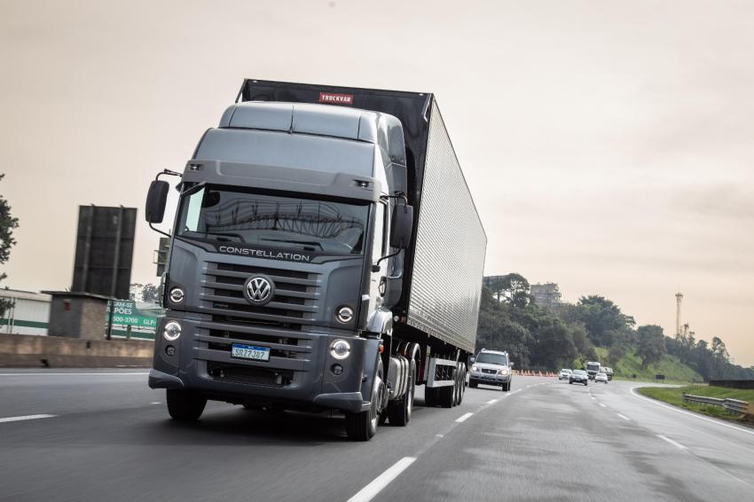 34.cf.res.economia.volkswagen celebra 20 anos.2.linha.divulgaÇÃo