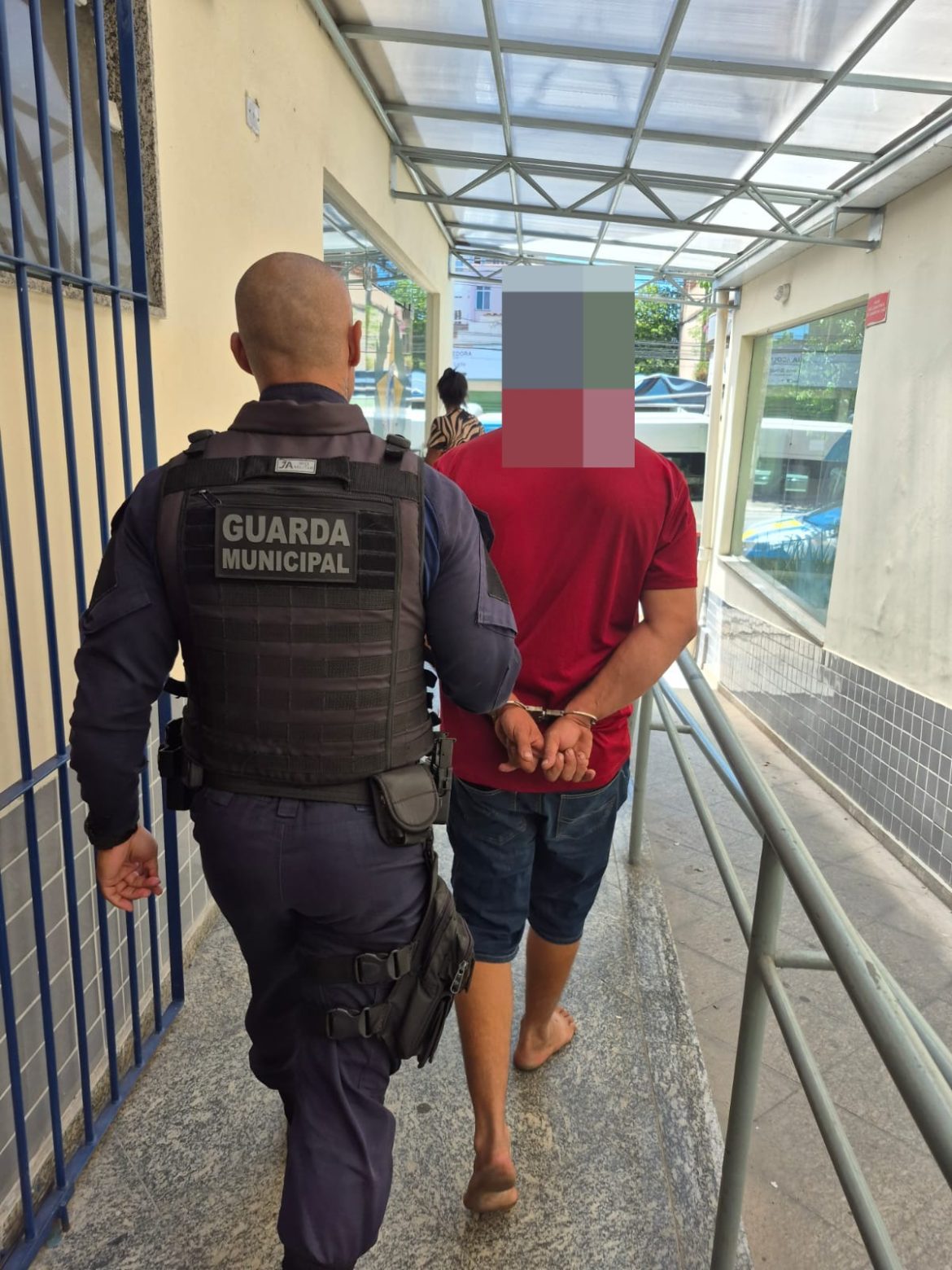 40.cf.res.polÍcia.guarda municipal prende homem por agredir.1.homem.divulgaÇÃosemop