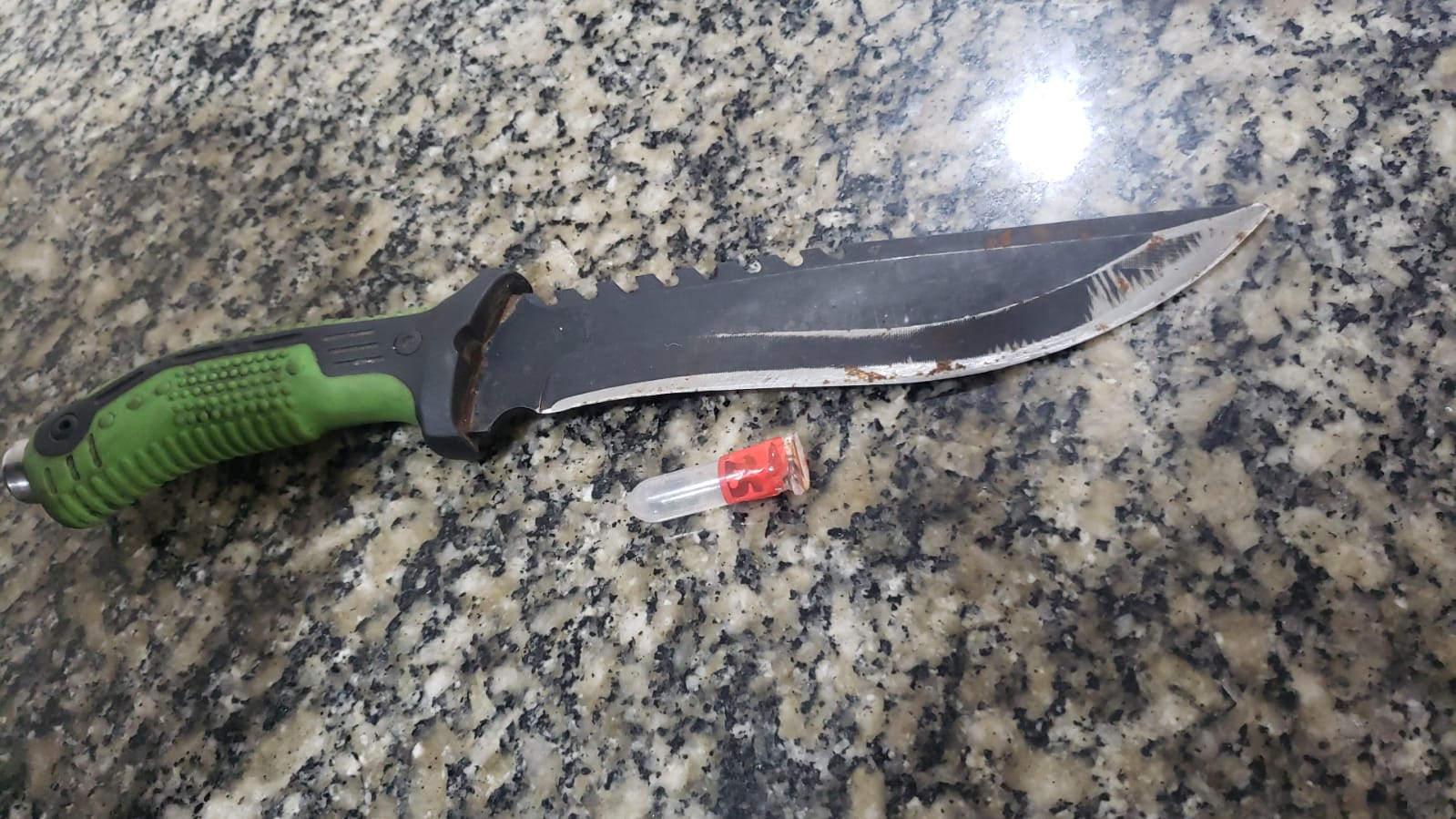 40.cf.res.polÍcia.guarda municipal prende homem por agredir.2.agentes.divulgaÇÃosemop