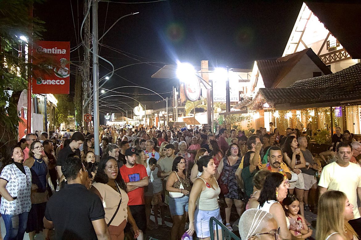 41.cf.res.cidades.carnaval de itatiaia 2026 reúne famílias.3.mÚsicaempenedo.divulgaÇÃopmi (6)