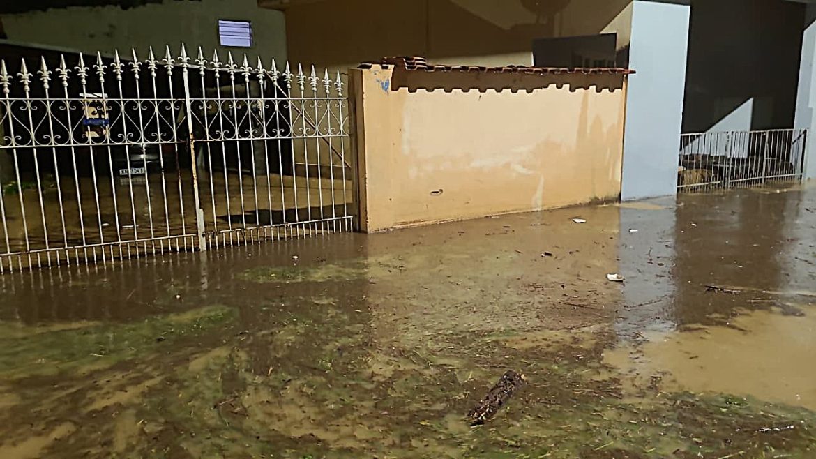 41.cf.res.cidades.tromba d’água em engenheiro.1.Água.divulgaÇÃodefesacivil (2)