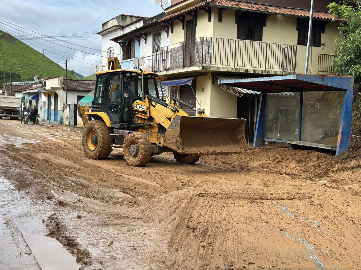 41.cf.res.cidades.tromba d’água em engenheiro.3.equipes.divulgaÇÃopmr (2)