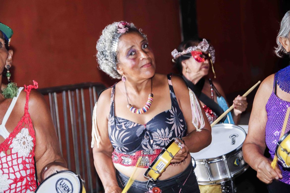 42.cf.res.cidades.grito de carnaval da melhor idade.1.grito.redessociais