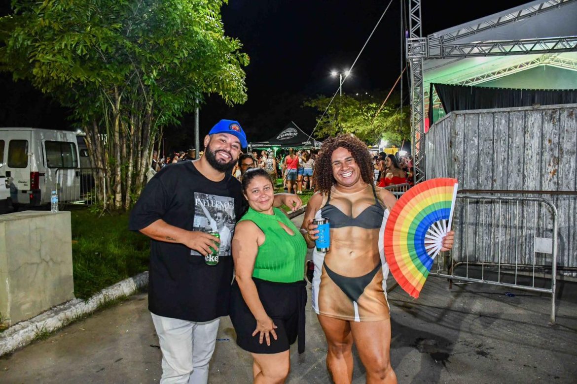 43.cf.res.cidades.resende celebra carnaval 2026.3.blocodaspiranhas.divulgaÇÃopmr (3)