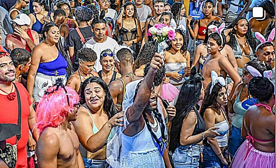 43.cf.res.cidades.resende celebra carnaval 2026.3.blocodaspiranhas.divulgaÇÃopmr