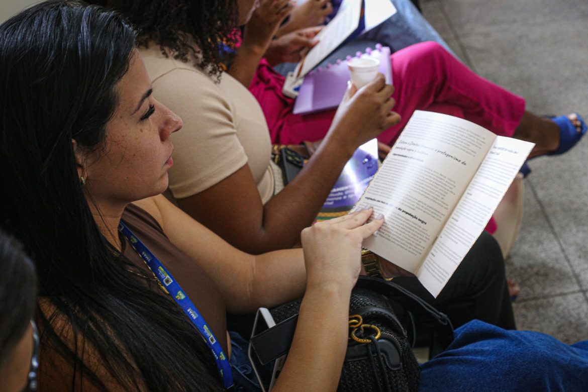 capacitação técnica em letramento racial é realizada em parceria entre estado e prefeitura de volta redonda adriana cópio secom111