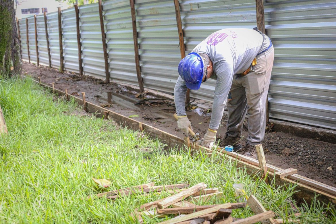 iniciadas obras de revitalização no jardim dos inocentes têm em volta redonda adriana cópio secom11 iniciadas obras de revitalização no jardim dos inocentes têm em volta redonda adriana cópio secom11