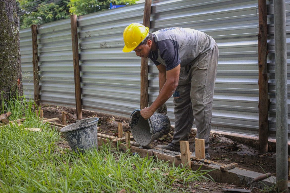 iniciadas obras de revitalização no jardim dos inocentes têm em volta redonda adriana cópio secom111 iniciadas obras de revitalização no jardim dos inocentes têm em volta redonda adriana cópio secom111
