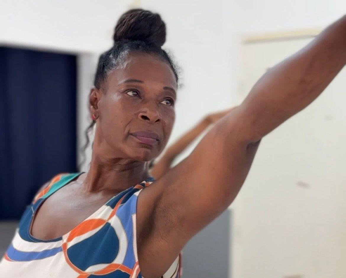 moradora de volta redonda realiza sonho de infância aos 58 anos ao aprender balé no cras nova primavera divulgação secom1