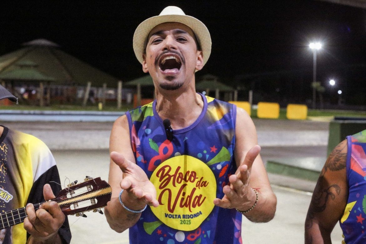 notasvr voz que traduz a alma do bloco da vida em samba adriana cÓpio secom