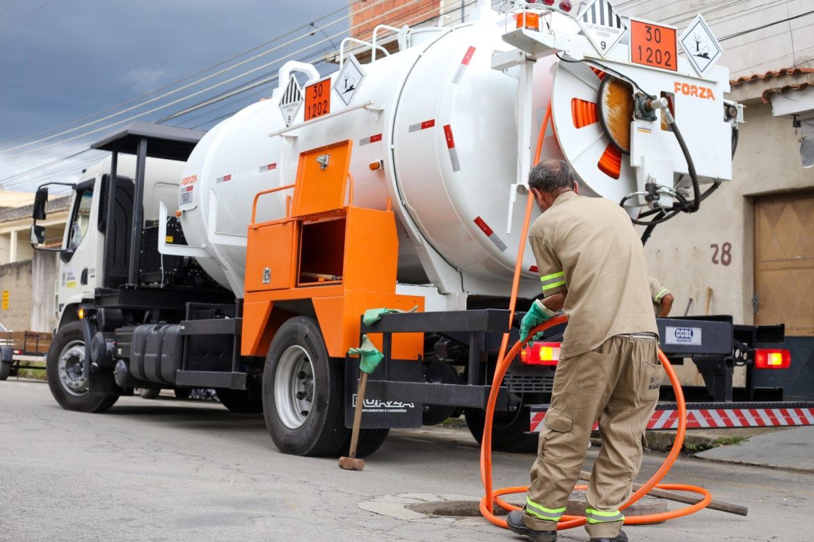 novo caminhão para reforçar drenagem pluvial e prevenir alagamentos adriana cópio secom