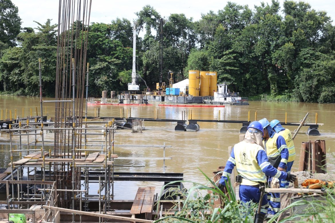 obras da nova ponte sobre o rio paraíba do sul, em volta redonda, avançam em fase crucial de construção adriana cópio secom