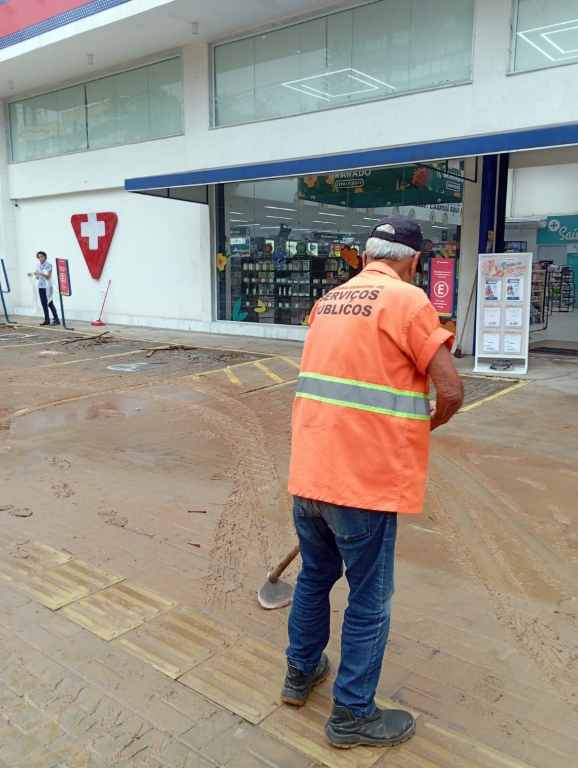prefeitura de volta redonda intensifica limpeza e manutenção após tempestade divulgação secom1
