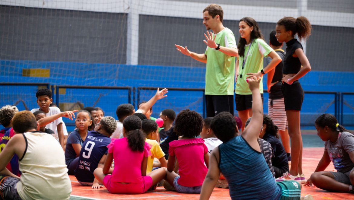 vagas de estagiários de educação física aqruivo cris oliveira