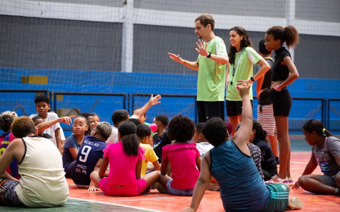 vagas de estagiários de educação física aqruivo cris oliveira