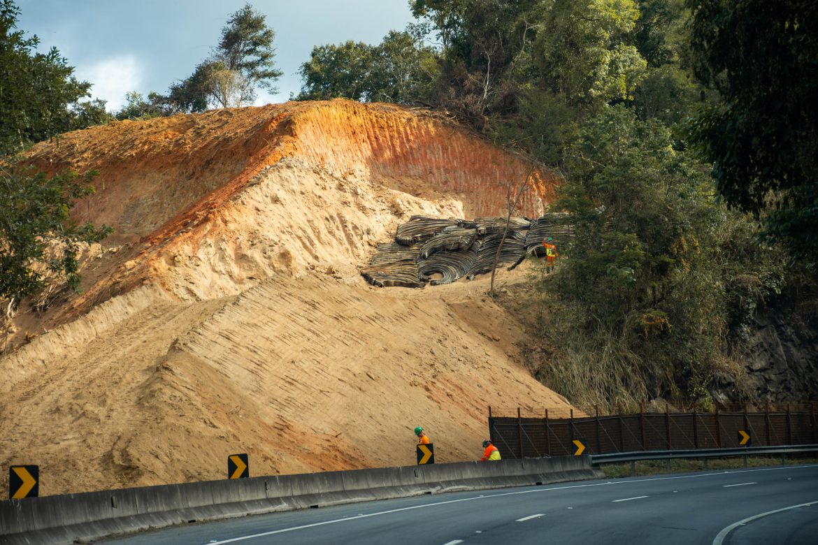 06 06 24 implosão serra das araras 12 iam martins