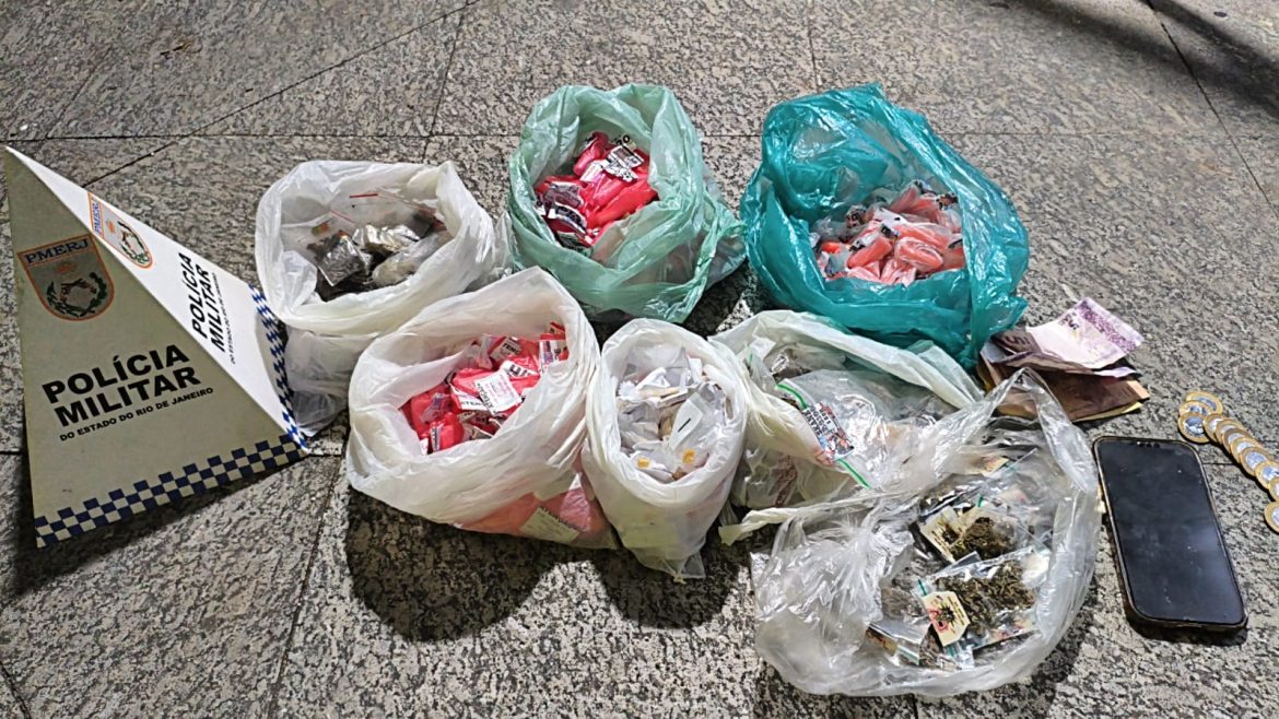 22.cf.res.polÍcia.adolescente é apreendido.divulgaÇÃopm