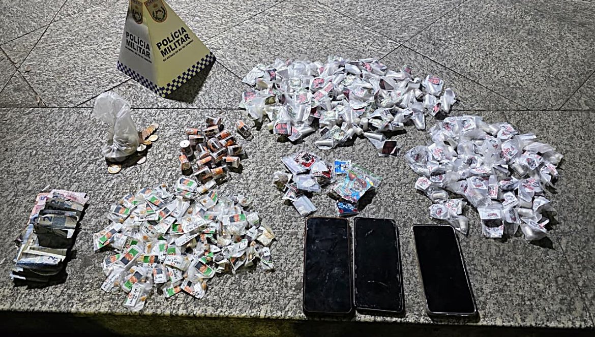 22.cf.res.polÍcia.dois suspeitos são presos.divulgaÇÃopm