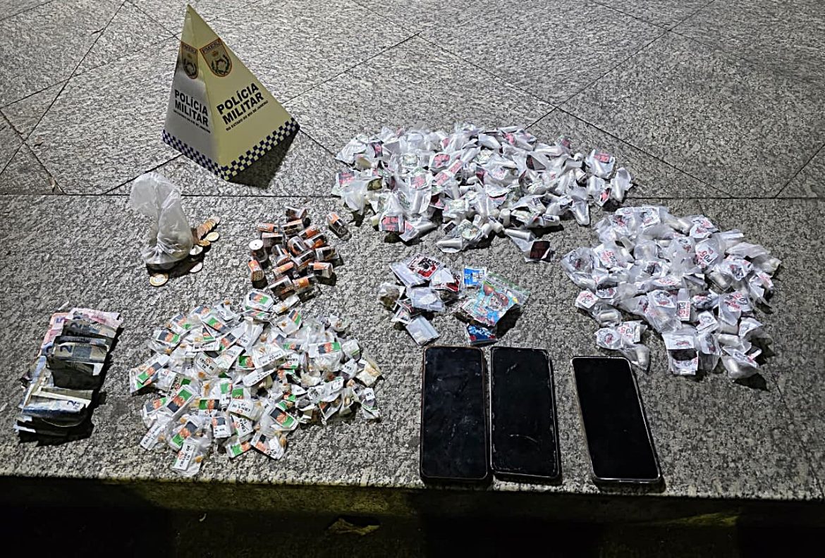 22.cf.res.polÍcia.dois suspeitos são presos.divulgaÇÃopm