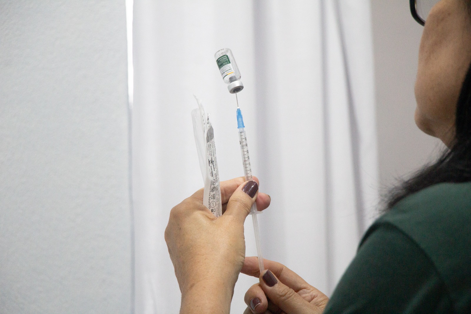 24.cf.res.cidades.itatiaia inicia vacinação contra dengue.2.imunizantes.divulgaÇÃopmi