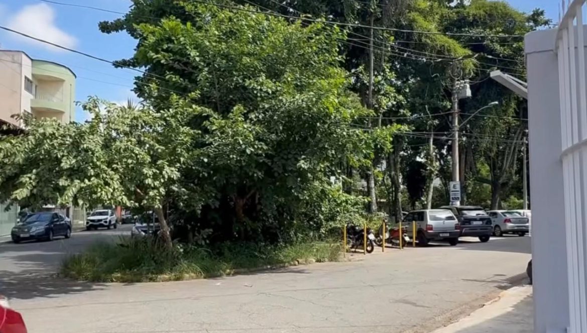 26.cf.res.cidades.tande anuncia reforma da praça.1.praÇa.redessociais