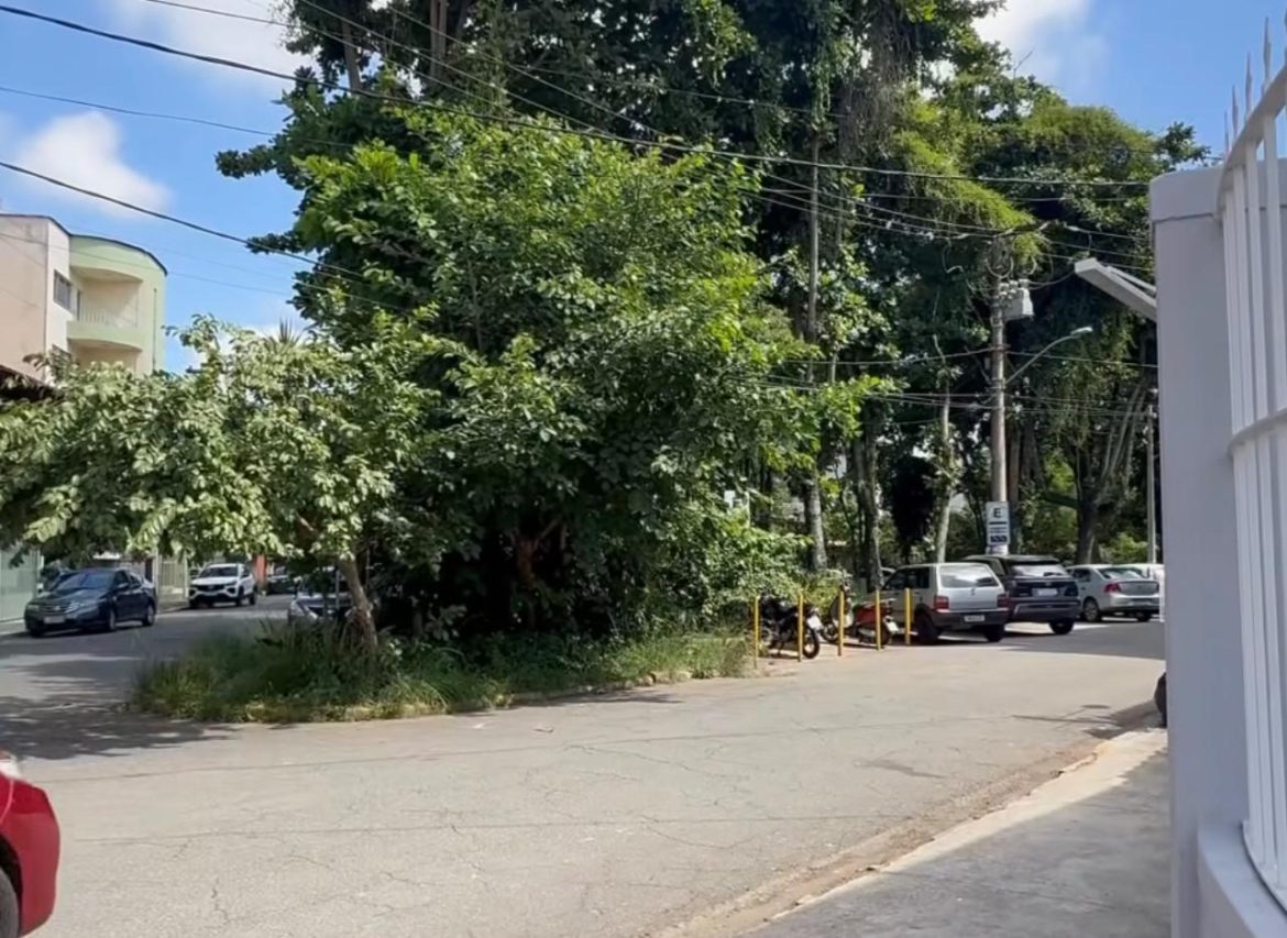 26.cf.res.cidades.tande anuncia reforma da praça.1.praÇa.redessociais