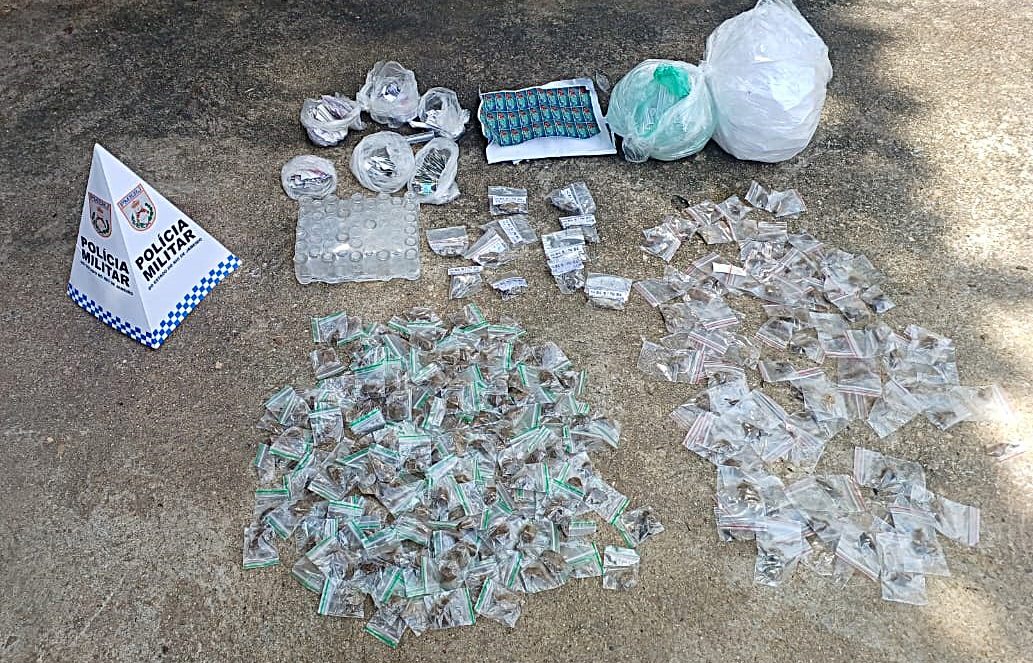 26.cf.res.polÍcia.pm apreende mais de 2,7 quilos.1.maconha.divulgaÇÃopm